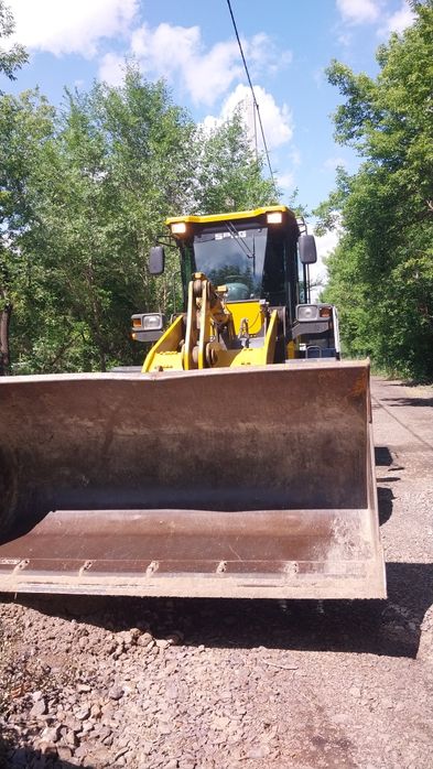 Услуги погрузчика 2кубовый