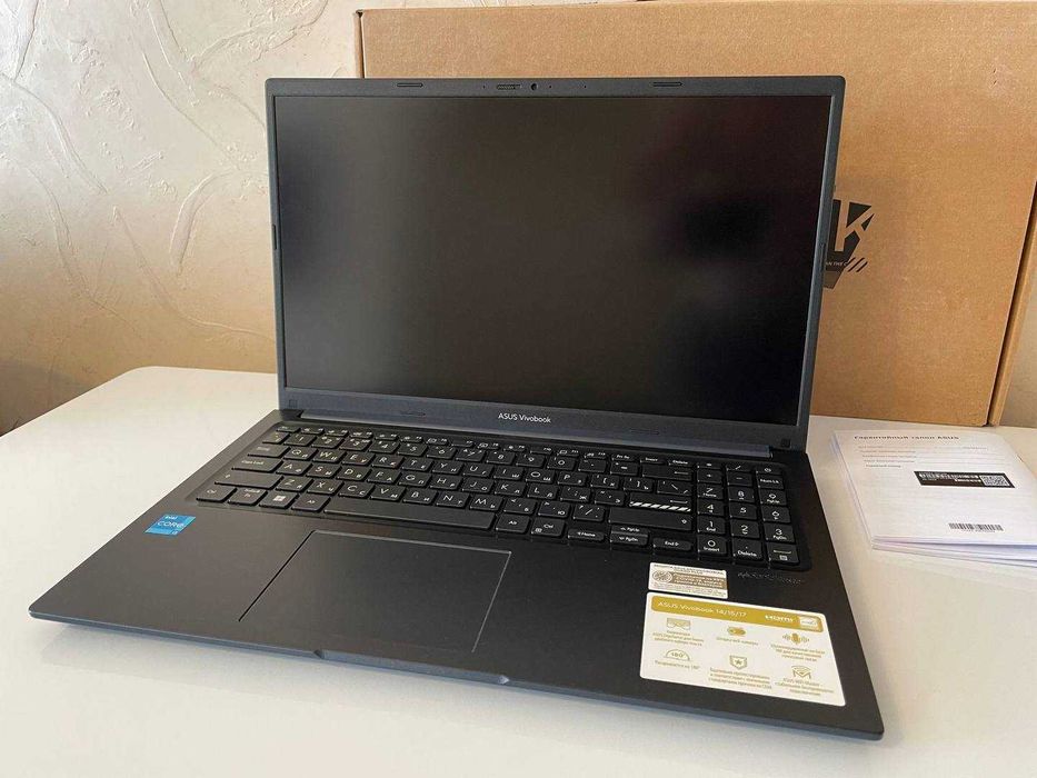 Asus Vivobook 15 X1504z/Core i3-1215u/16Gb Ram/512Gb ssd/