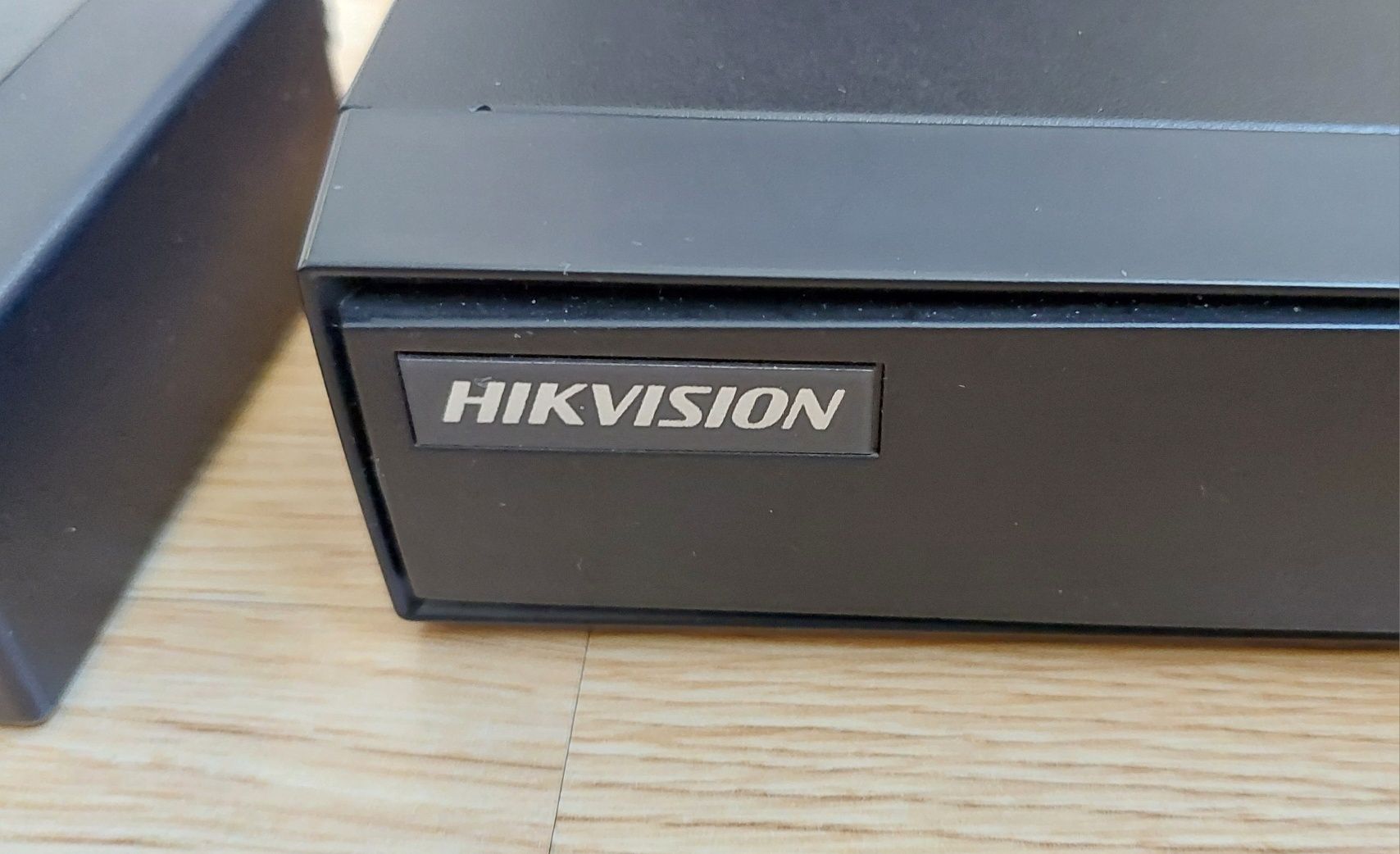 DVR Hikvision DS-7216HGHI-F1/A / 16-канален  Хибриден Видеорекордер