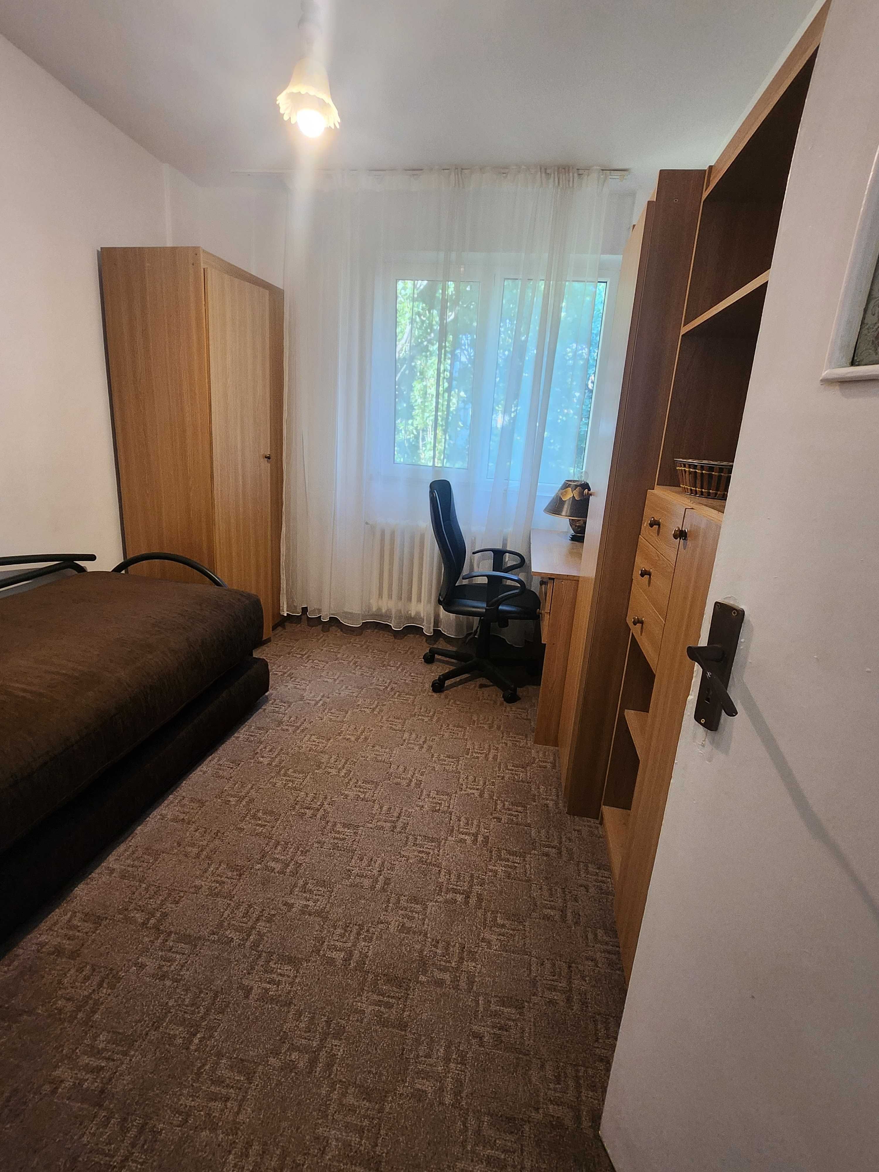 persoana fizica inchiriez  apt. 2 camere,, decomandate, P.Ros-N.Iorga