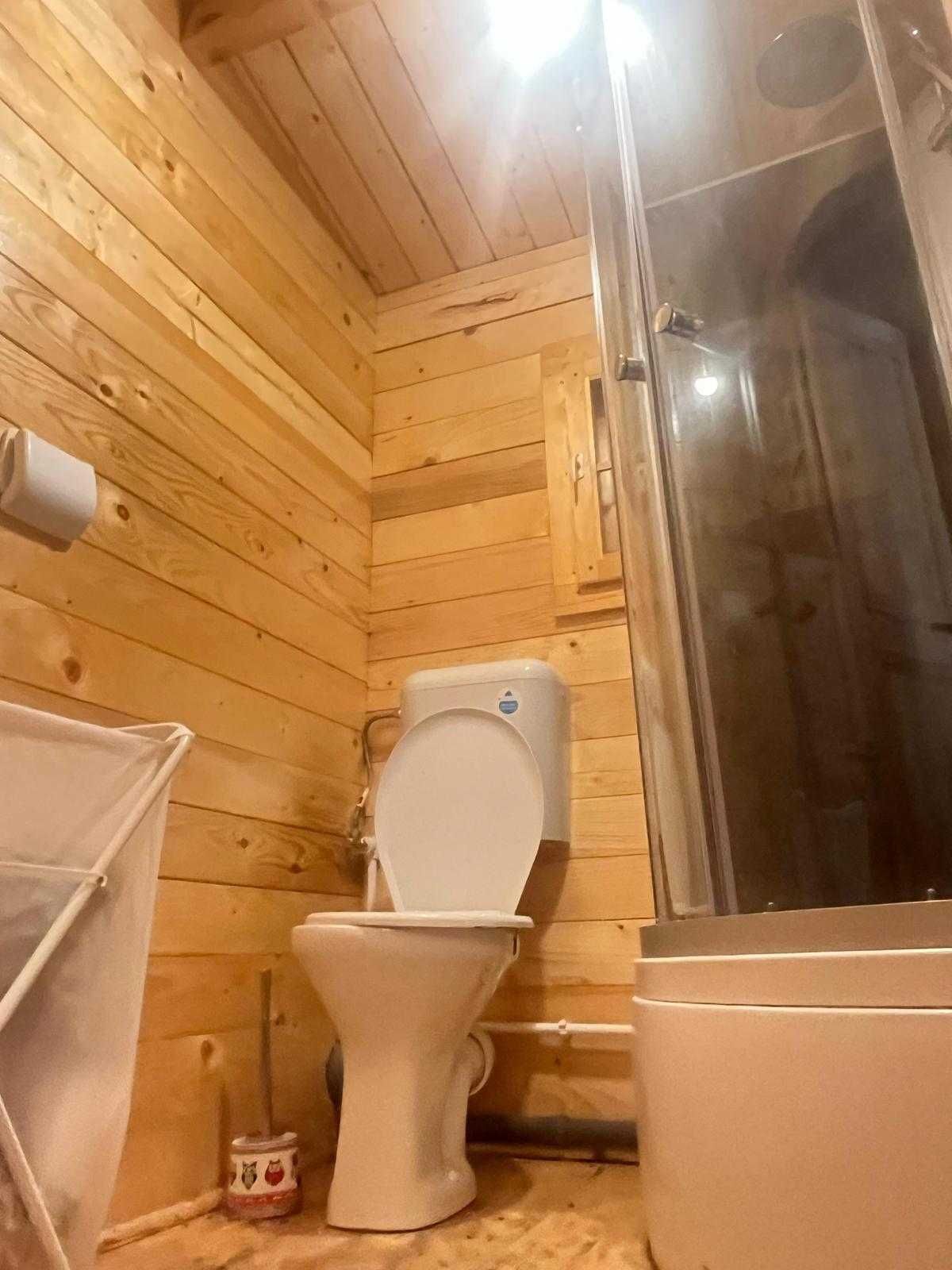 Ansamblu 3 cabane lemn izolate 36500 euro sau închiriere