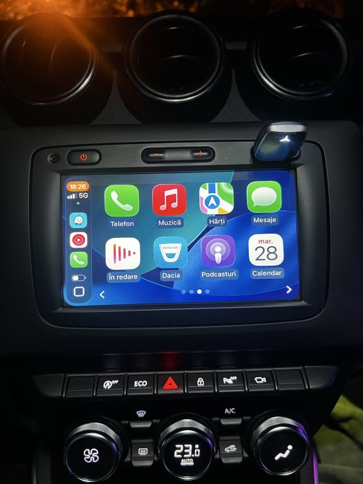 Navigație Dacia MediaNav cu CarPlay și Android Auto