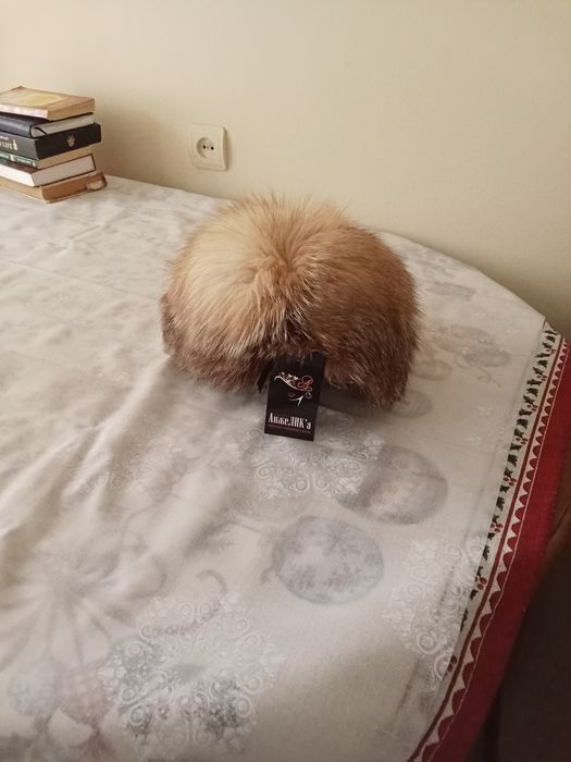 Продается женская шапка