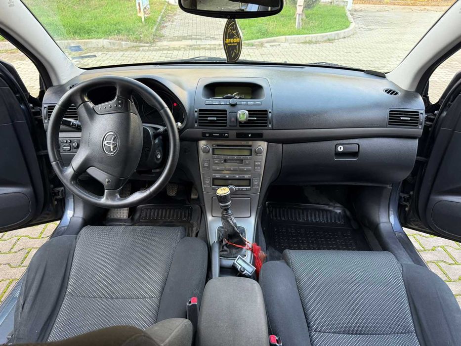 Toyota Avensis 2.2 dizel
