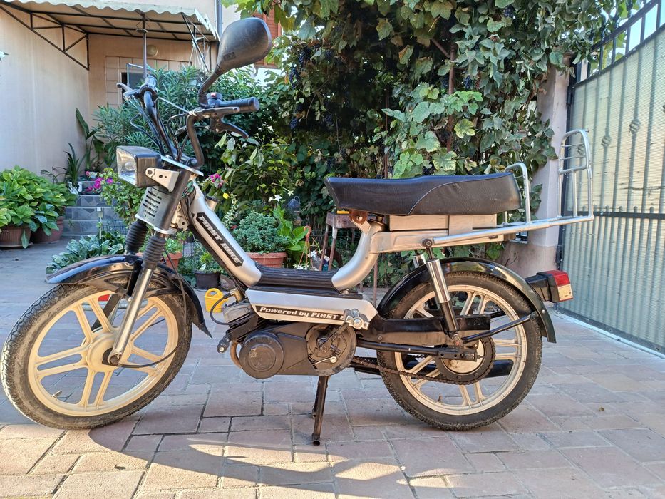 Vând scuter moped First Bike