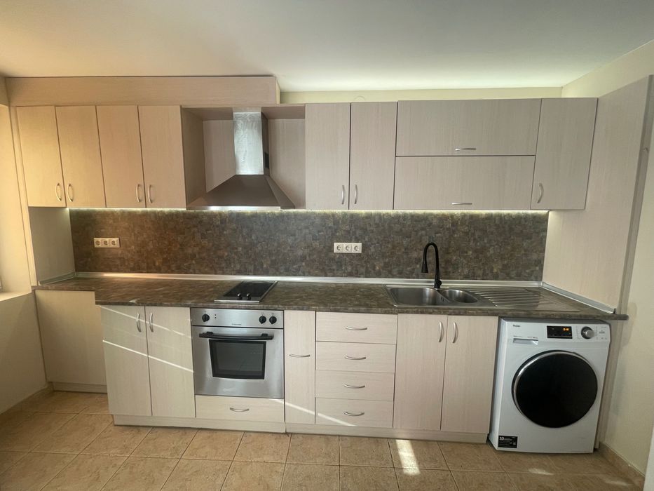 Кухня 4м с островче и уреди Electrolux – много добро състояние – Варна