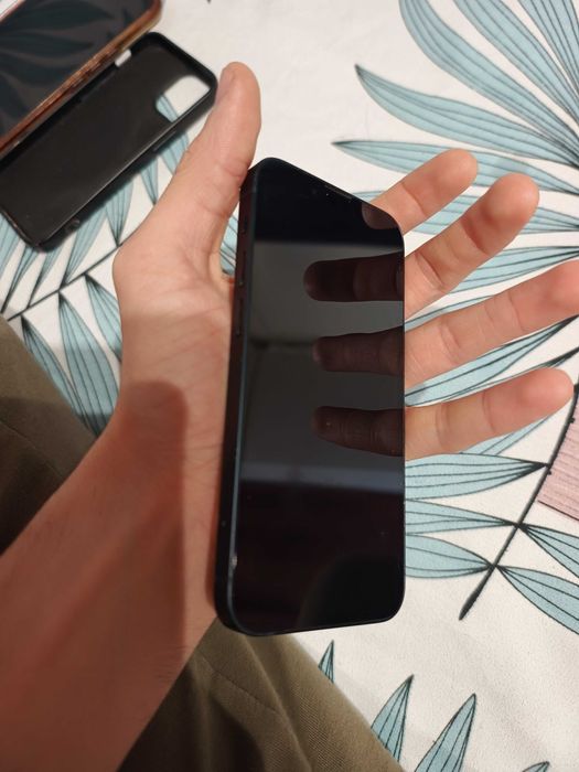 Vând iPhone 13 mini