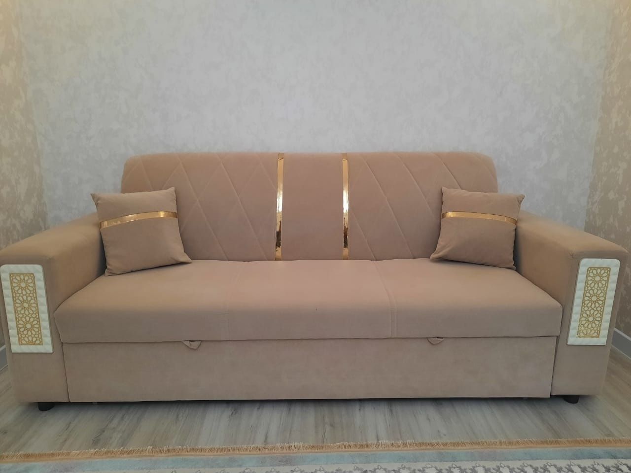 Срочно продам диван