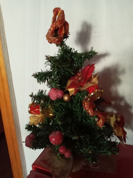 Ёлка на стол 1300 тг игрушки