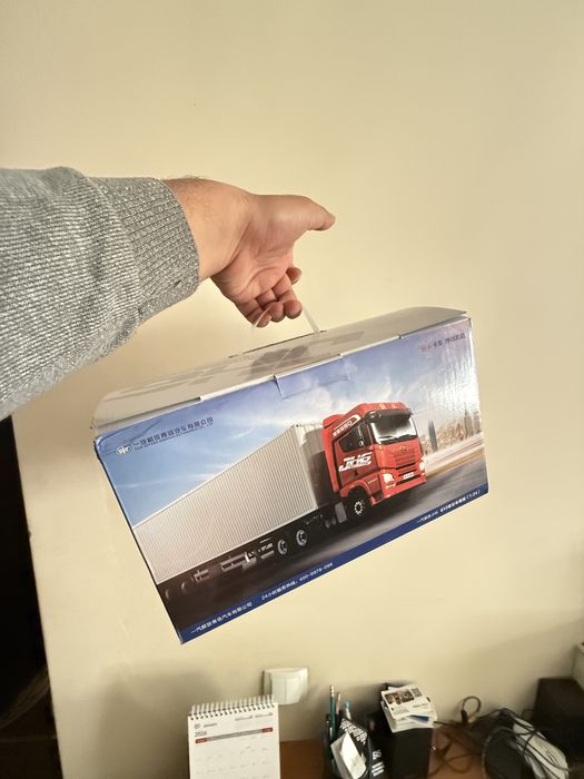 Моделька тягач FAW