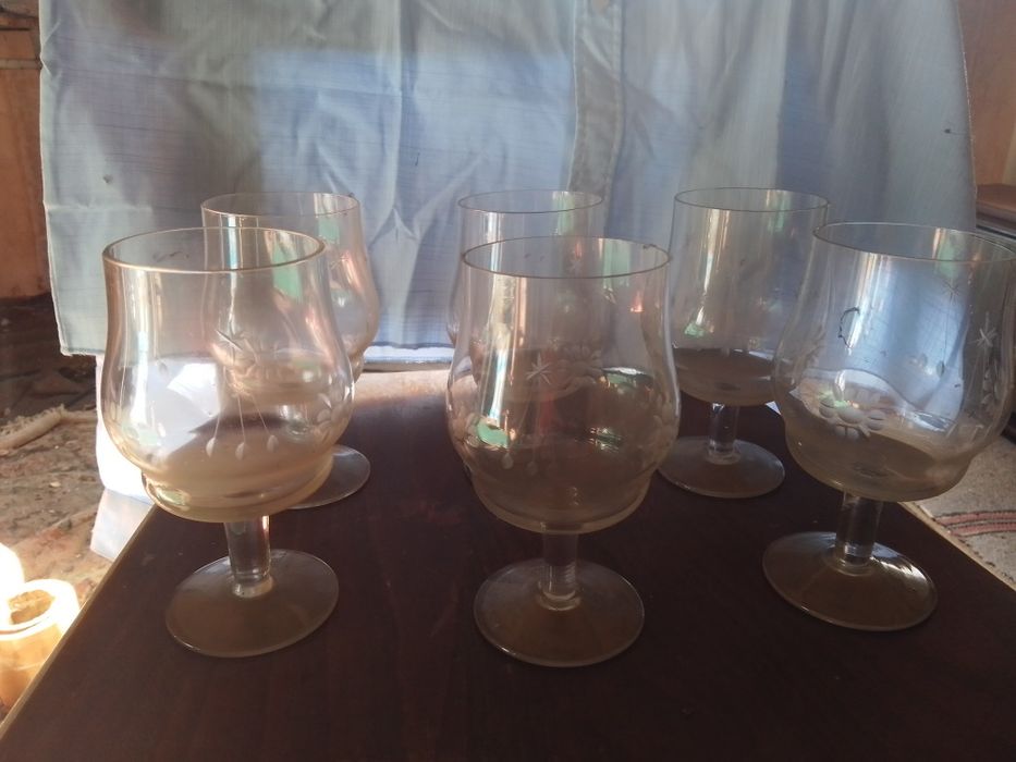 Чаши стъклени и порцеланови