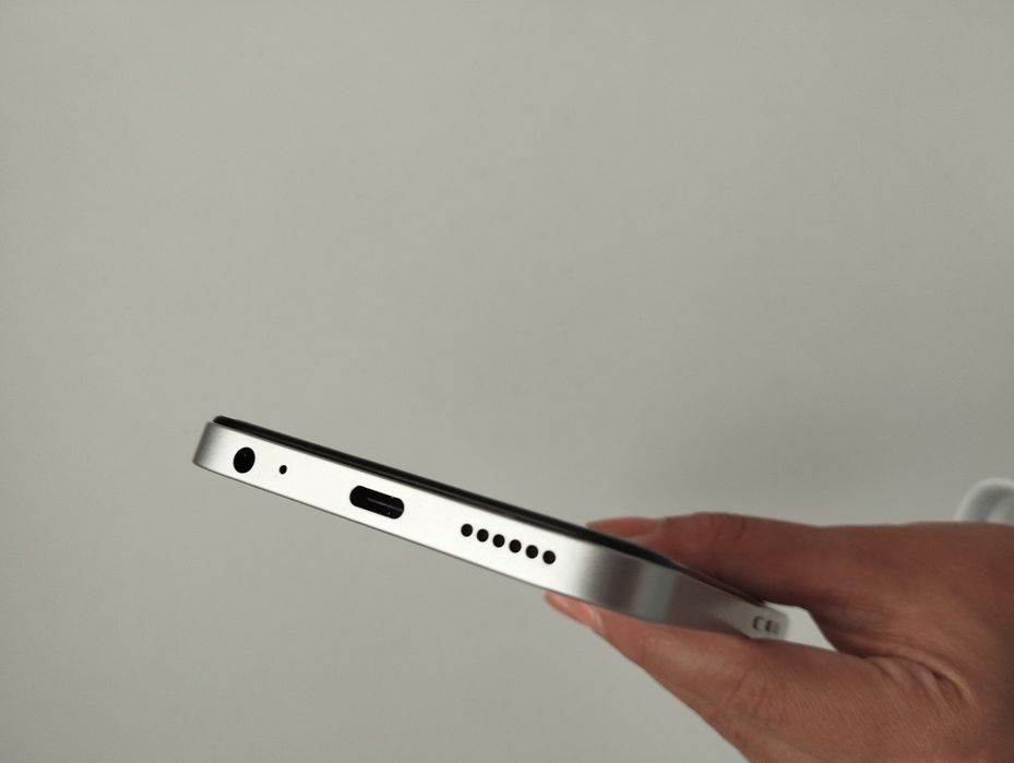 Продам смартфон Tecno spark go 1