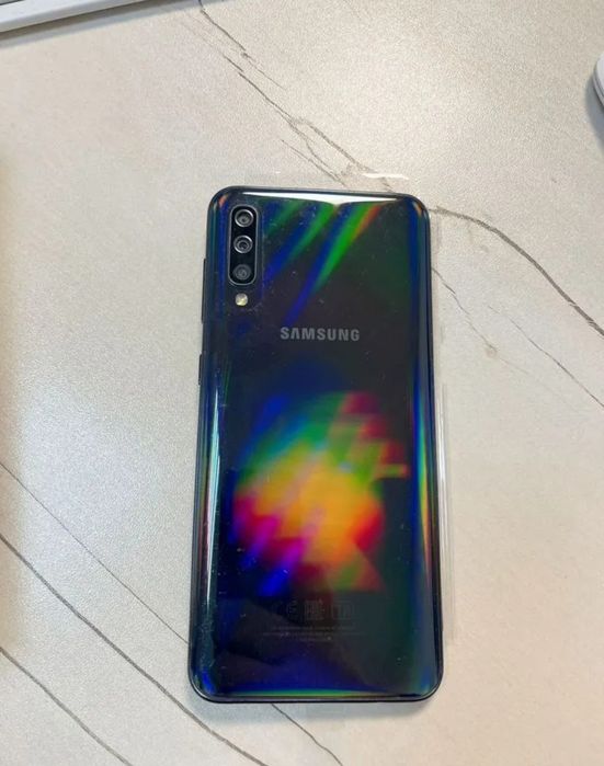 Samsung a50 xotirasi 64 sotiladi