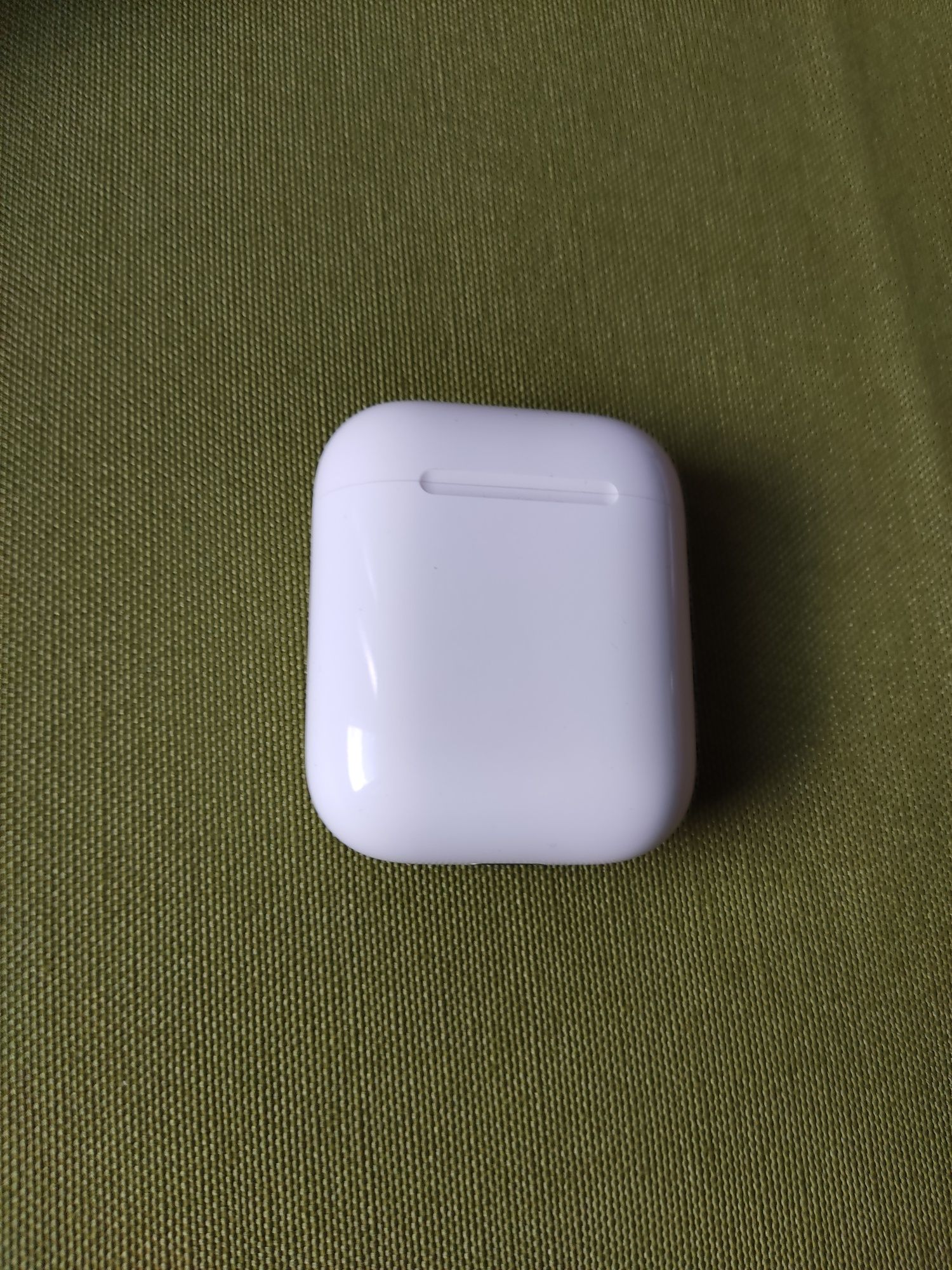 Кутийки за AirPods A1602 от Apple