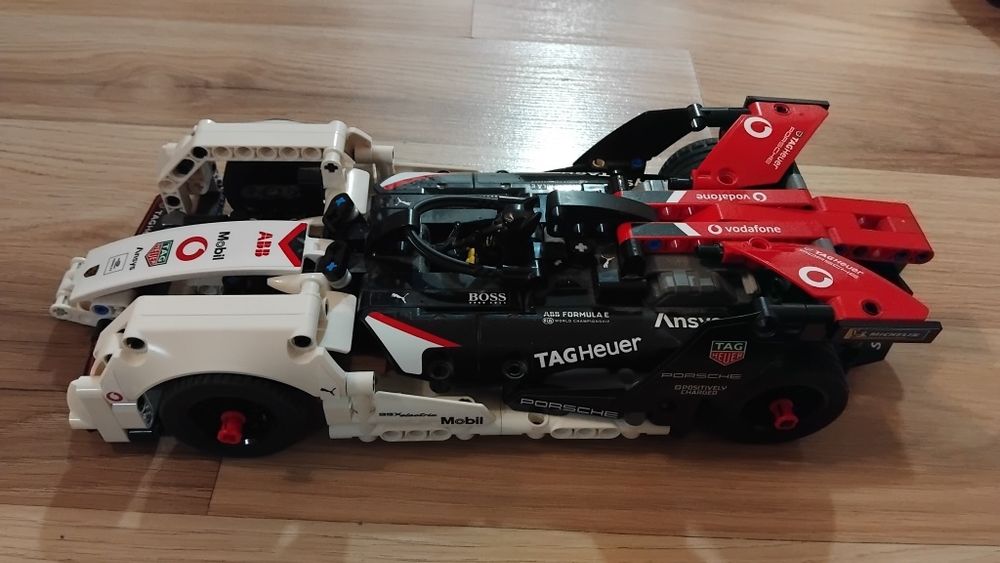 Lego Tehnic porche formula E, 99x electric
