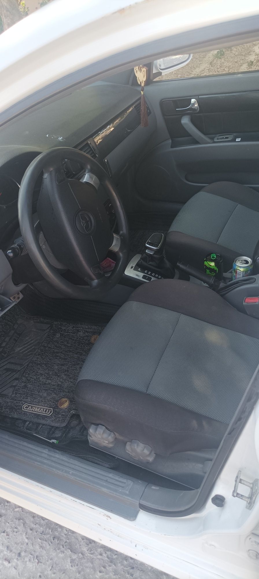 Lasetti 1.8 sotiladi