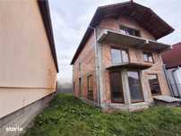 Casa individuala 5 camere 2 bai pivnita 380mp teren in Cisnadie