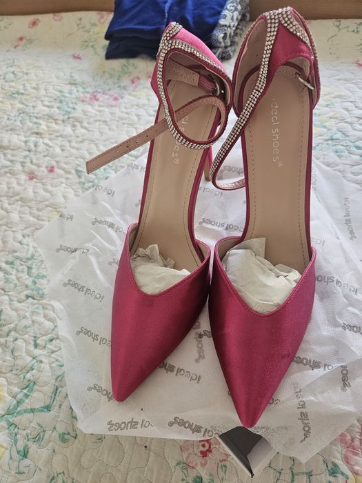 Sandale stileto Fucsia. Culoare: Roz