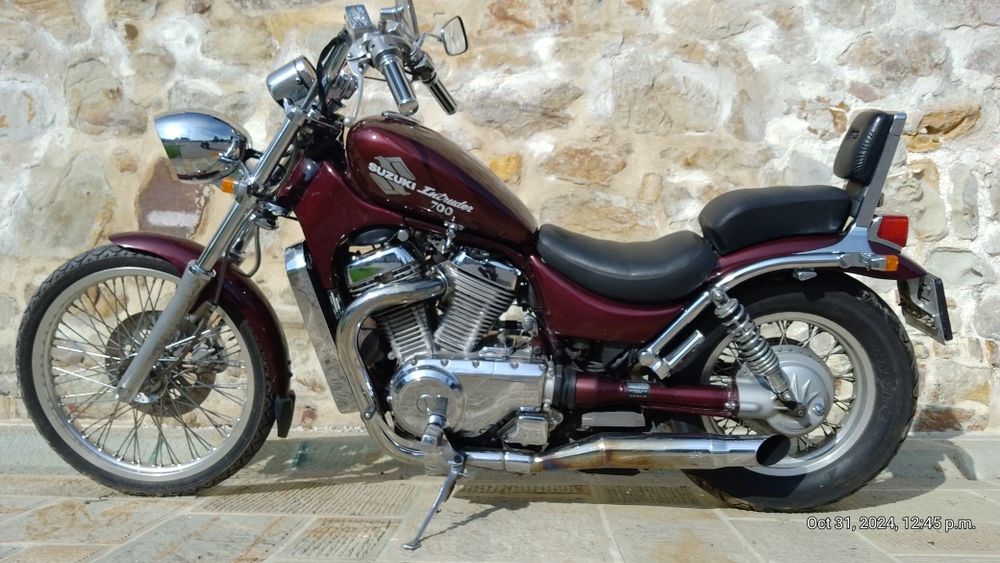 Suzuki intruder VS 700