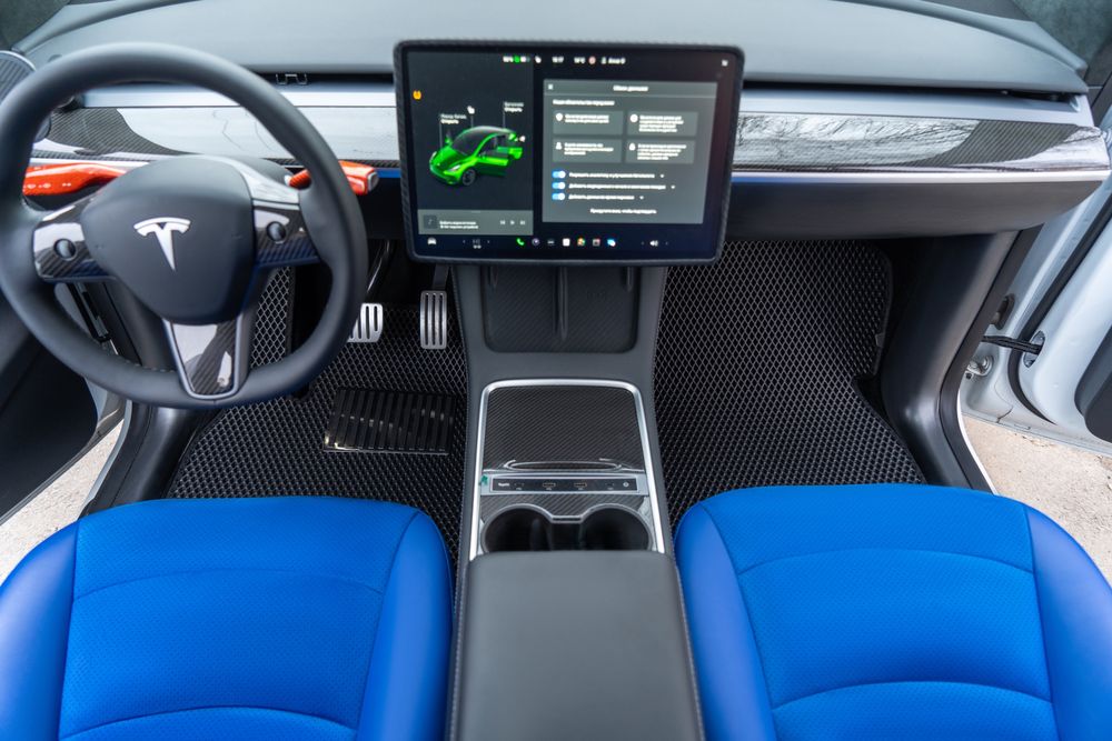 Tesla Model Y Performance 2023 carbon