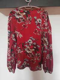 Bluza rosie, cu motive florale