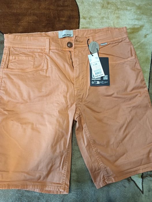 Pantaloni scurți/bermude bărbați noi măsura L