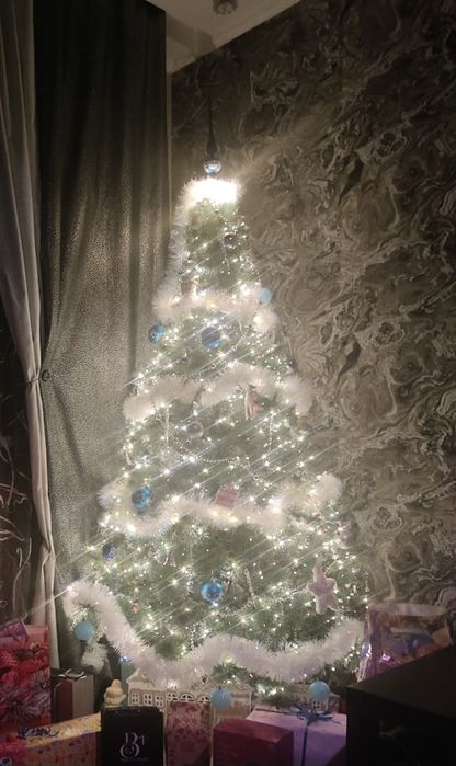 Продам  б/у ёлку!!!