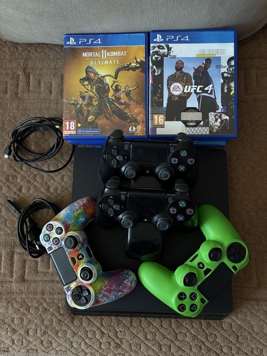 URGENT! Vand ps4 cu 4 controllere si 11 jocuri!