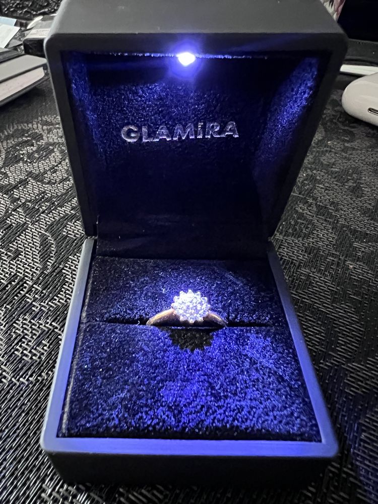Inel logodna aur 9k cu diamante 0,285kt nou cutie certificat autentic