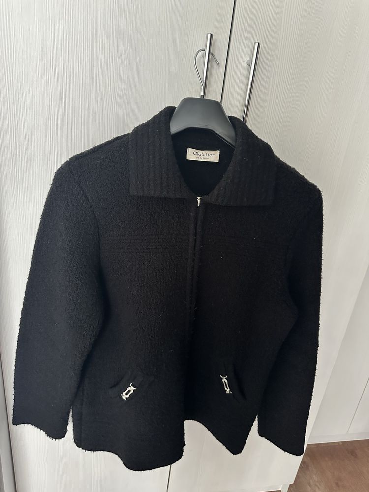 продам куртку женскую теплую букле , рр 50