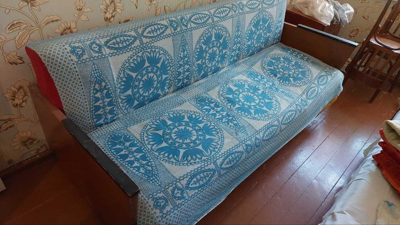 Продаётся Диван (Россия)