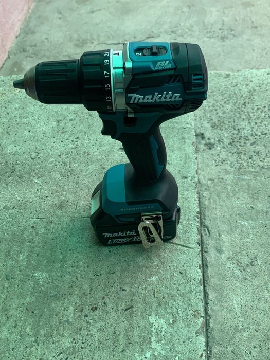 Masina de gaurit si insurubat MAKITA