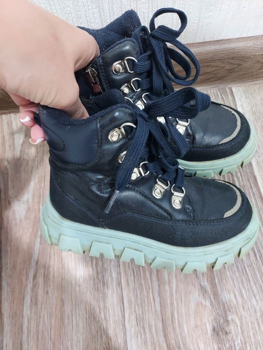 Продам детские сапоги демисезонные и зимние