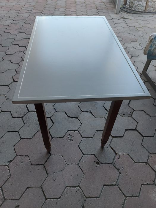 Продам  кухонный стол