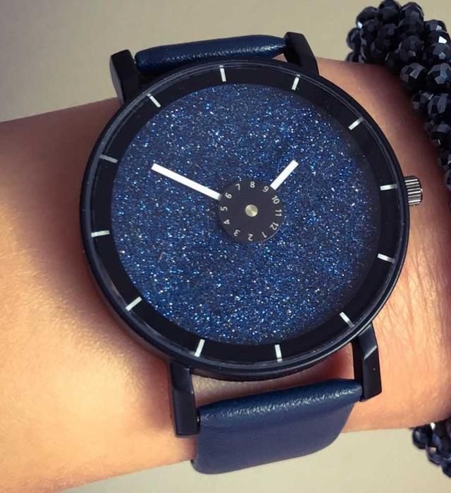 Намалени от 27лв-ХИТ Дамски ръчен часовник, с брокат