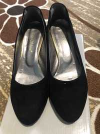 Черни велурени официални дамски обувки, номер 38