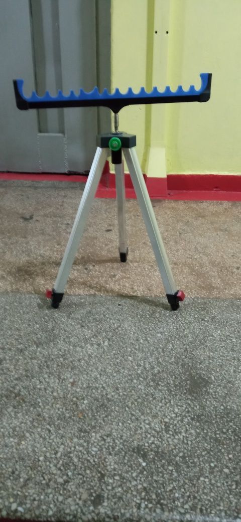 Relon  Shakspeare made in U.S.A,tripod (suporți)  lansete pescuit.