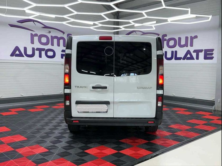 Se vand 2buc/ Renault Trafic 2022