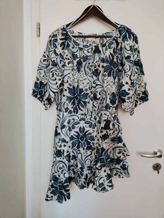 Чисто нови маркови рокли размер L