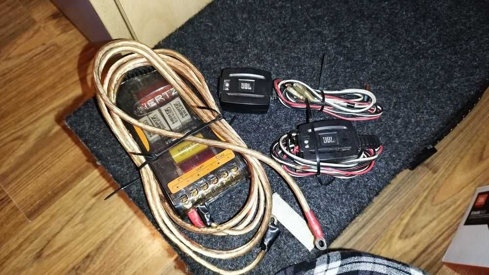 Компактна музика за кола