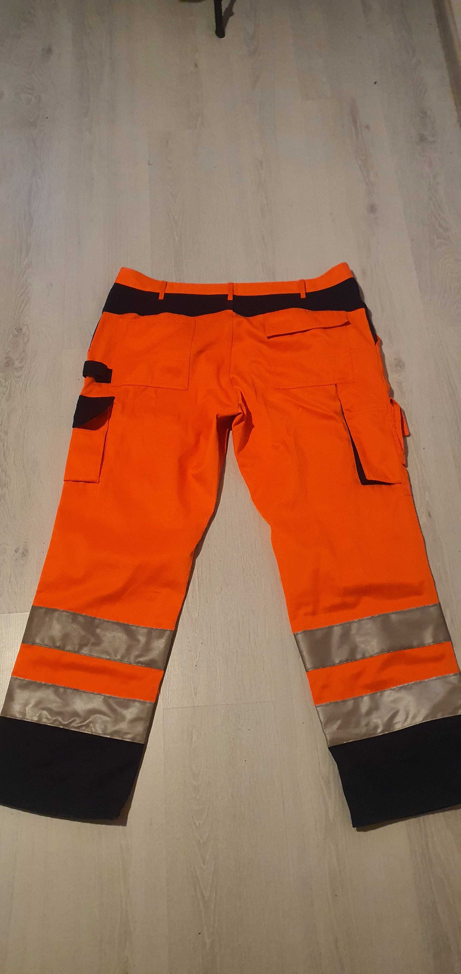 Pantaloni salopetă NOI
