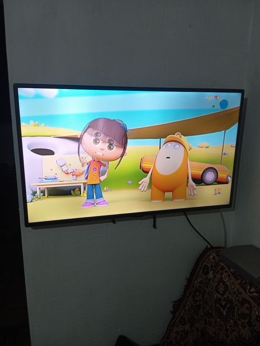 Продам большой телевизор 109 см