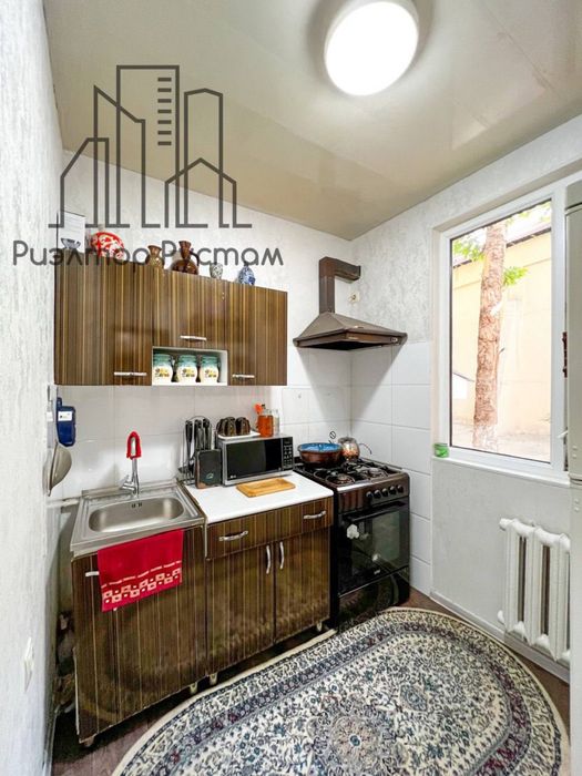 2/1/5 Художники,Буюк Ипак Йули,напротив Министерство Обороны,50 м2