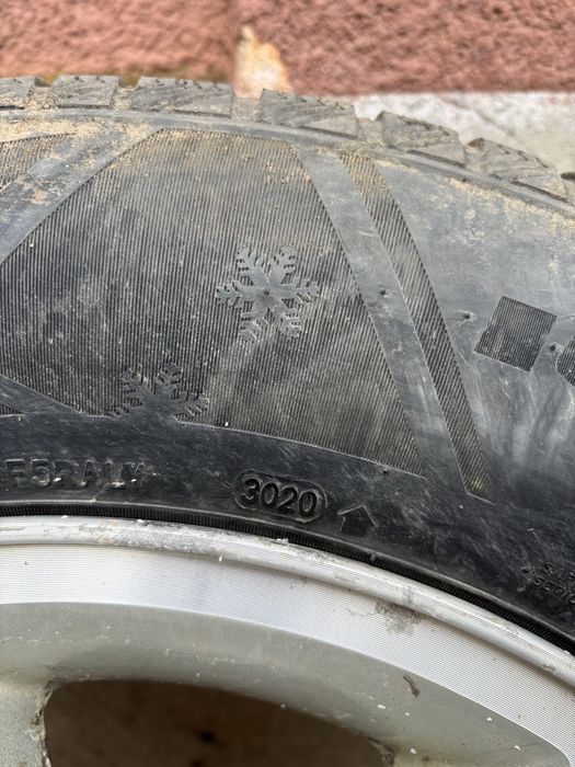 Зимни Гуми с джанти 17  235/65/17 Grand Cherokee wj 5x127 джанти