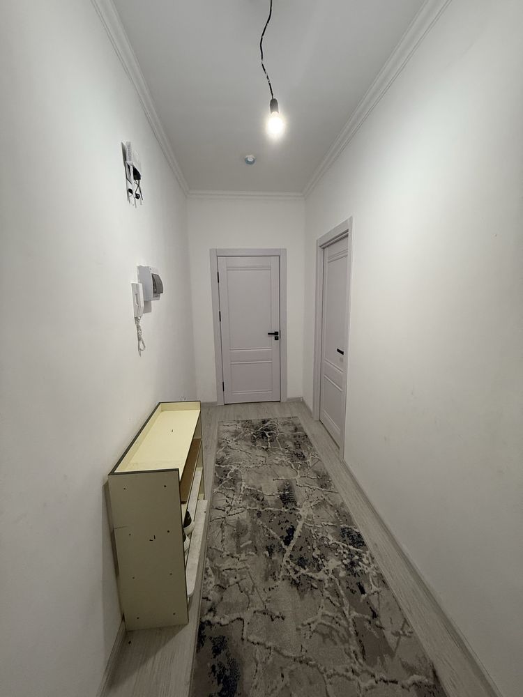 Kvartira sotiladi. Mebellari bilan. 2 xona. 60 m.kv.  13 etaj. Novostr