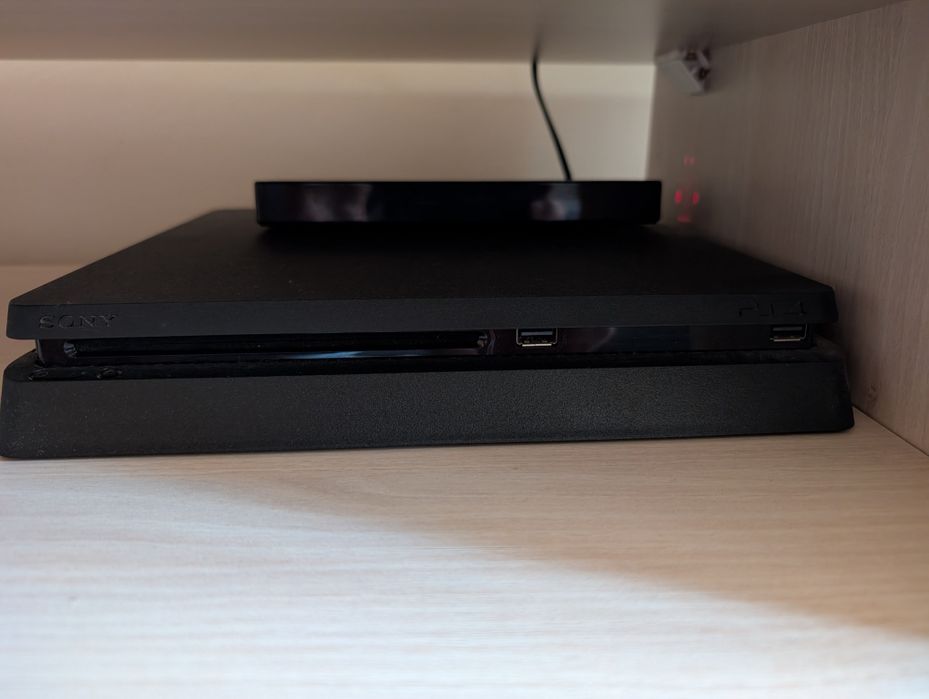 Play Station 4 - PS4