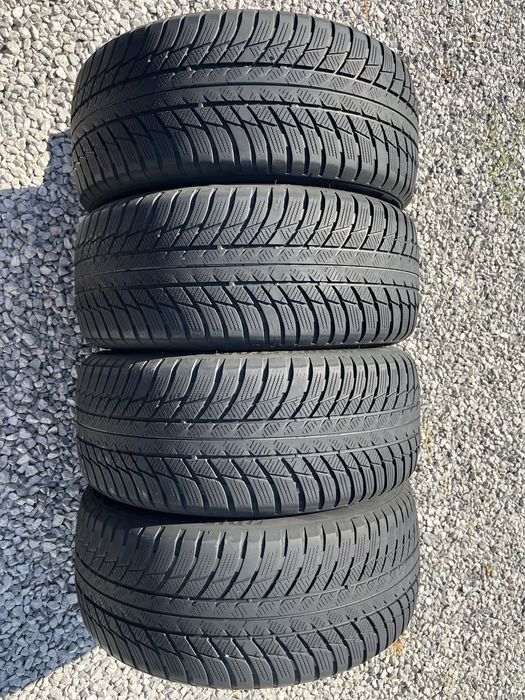 4бр 225/50/17 на 6мм с 22дот Бриджстоун RSC