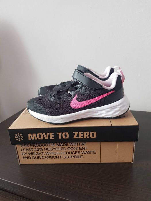 Чисто нови маратонки Nike revolution 6