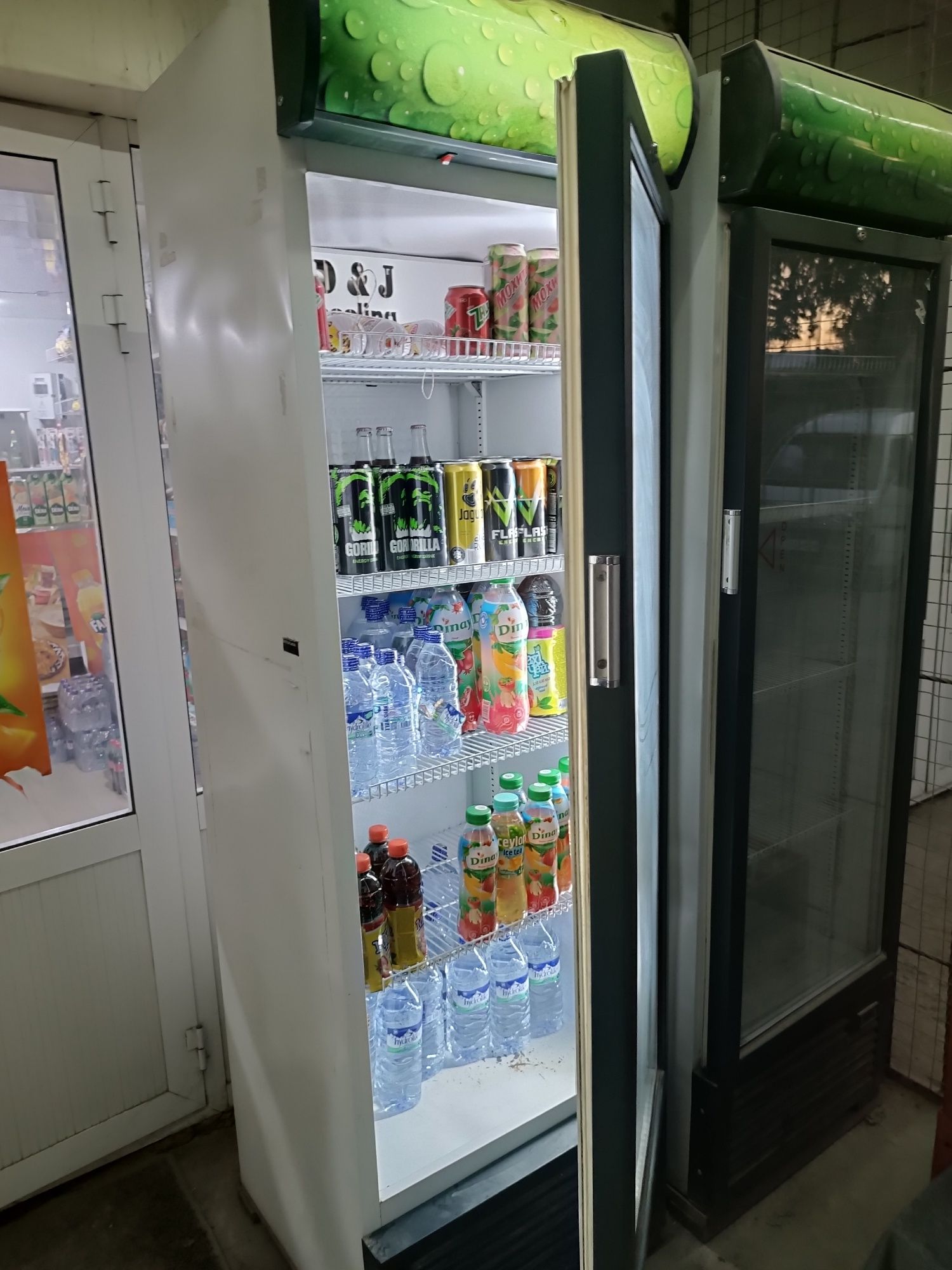 Витринный холодильник