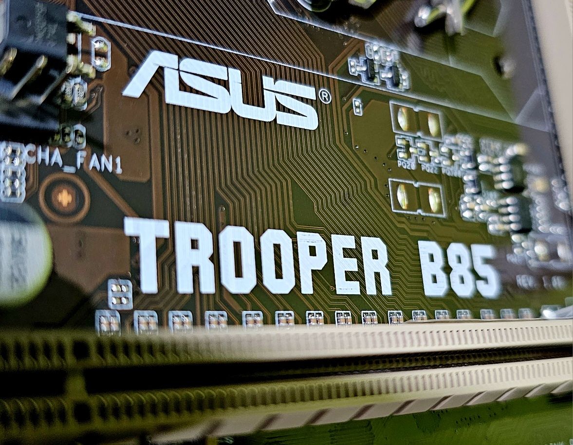 Placa baza gaming Asus Trooper B85 Plus socket 1150